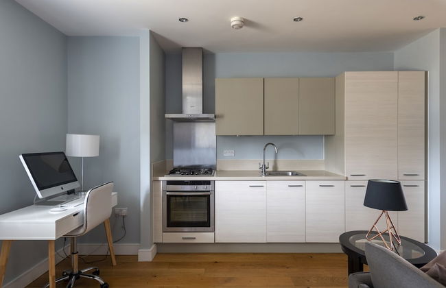 Luxurious Private One Bedroom Apartment - Foto 7