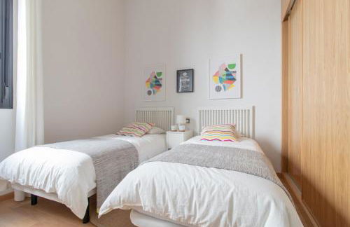 C88 - Deluxe Apartment Downtown with Pool and Parking - Photo 21