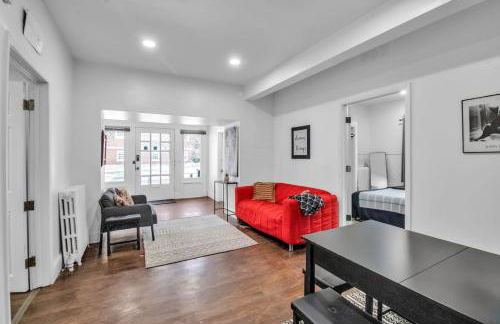 Spacious 4BR Near UB Niagara Falls - Pet Friendly - Photo 5