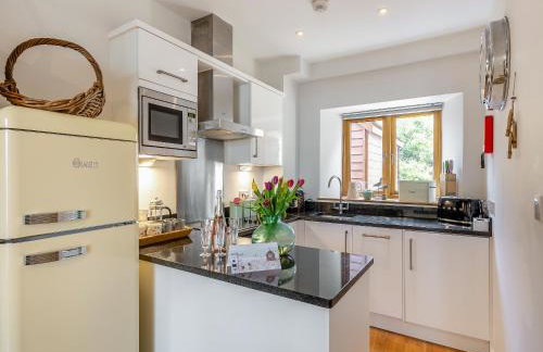 Toffee Apple - Photo 7