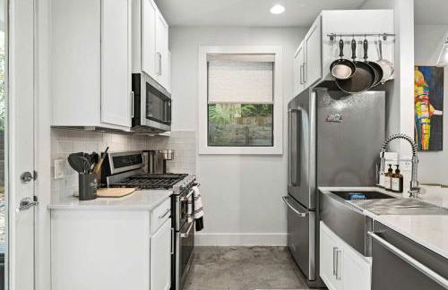 East Side Haven - Blocks from Local Food Legends - Foto 15