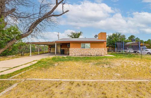 Cozy Home with Patio 24 Miles to Carlsbad Caverns NP - Foto 21