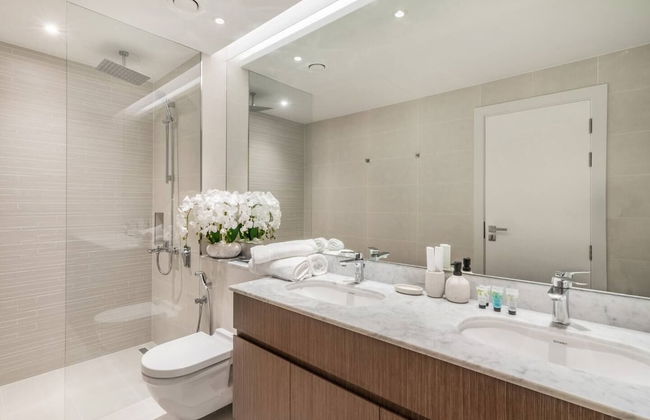 Sea View 2BR in Port de La Mer - Photo 17