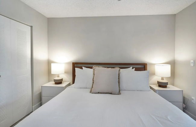 Dharma Home Suites Dania Beach at Sheridan Ocean Club - Photo 4