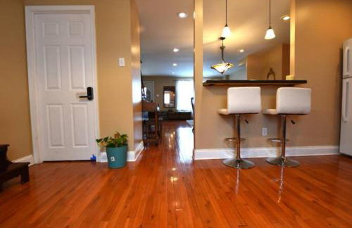 Tuscany 2900 - Classic Italian Style 3BR w Parking near Airport - Foto 39