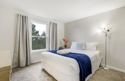 Modern 6BR Home in Briargate - Pet Friendly - Foto 24