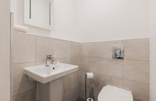 Redland Stay In Bespoke Home 2 of 2 - Foto 8