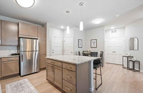 Fitness Room Pool Univ Research Park and Parking - Foto 18