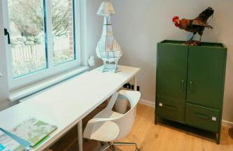 Renovated Semi-Detached House With Garden Views - Foto 13