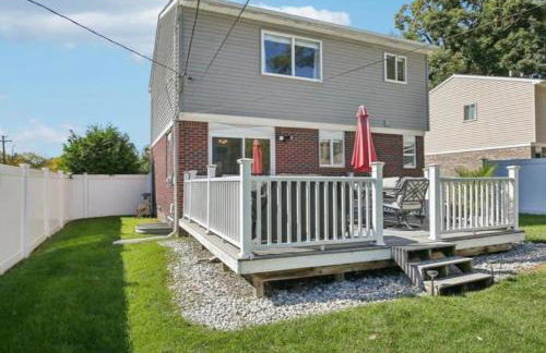 Newly Luxury Dream Home With 4 Bedroom 2 Full Bath, Full Body Massage Chair, 65Inch TV, Nice Deck, Fenced Backyard, Private Gym - Foto 13