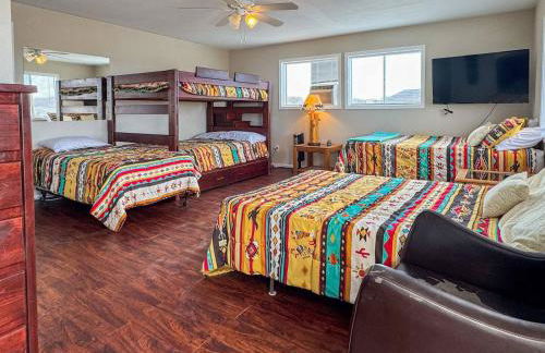 Desert View Retreat - Sleeps 22, Game Garage, Near Skywalk & Lake Mead - Foto 17