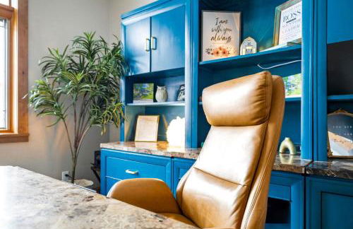 Great Falls Luxe Haven 4BR Gym Office and Hot Tub - Foto 43