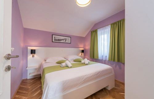 Villa Zdenka with heated pool - Photo 30