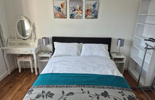 Beautiful home with 3 beds in 3 seperate rooms in Durham free parking - Foto 2