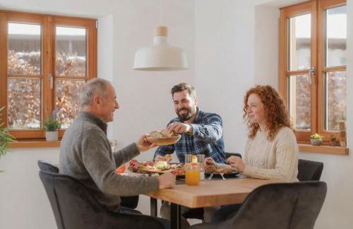 Chalet Kreuth II - Private Alpine Chalet next to Tegernsee for Family & Friends - including Sauna & free parking - Foto 3