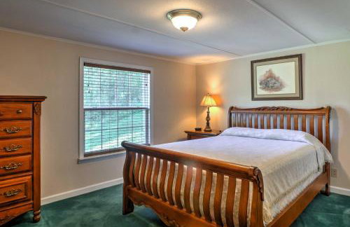 Ooltewah Cabin with Grill, Pool Table and Porch! - Foto 17