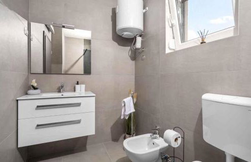 3 Bedroom Lovely Home In Santalezi - Foto 17