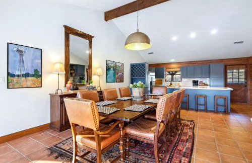 Beautiful Lakeside Rental with Hot-Tub in Igram, Texas, Perfect for Family Glamping Trips - Foto 21