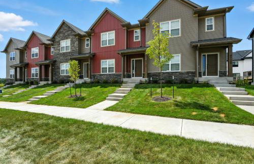 Modern Townhome Retreat in Prime Location townhouse - Photo 3