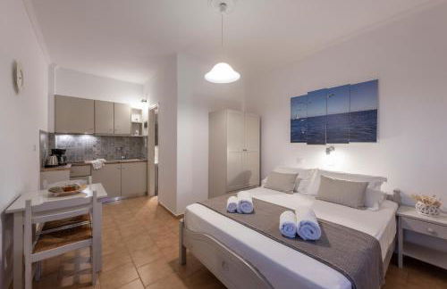 Helen's Minimal Studios & Apartments - Photo 25