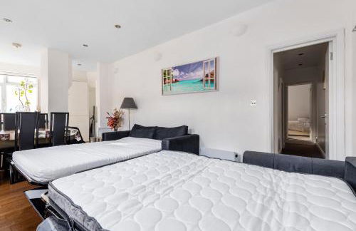 Group Friendly 2 Bed 2 Bath FREE PARKING for 2 Large Vans or up to 4 Cars Zone 2 Sleeps 10 Close to Central London and Zone 2 tube station - Photo 44