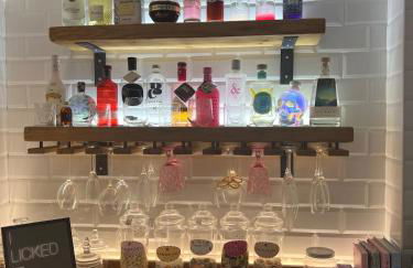 Boutique Bath apartment with 2 beautiful bedrooms - Photo 29