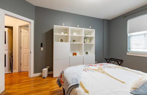 Windy City Getaway - 3BR 2BA Chicago Townhouse home - Photo 32