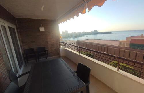 A 50 metros del mar y en 2 paradas de bus estas en el centro de Alicante - Foto 16