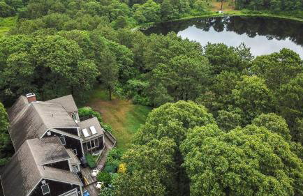 Spacious Home with Direct Pond Access! - Foto 1