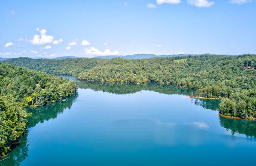 Lakefront Murphy Getaway with Deck, Dock and Kayaks! - Foto 37