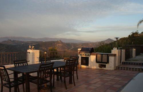 Quiet Hilltop Home With Stunning Hill Top And Valley Views - Foto 36