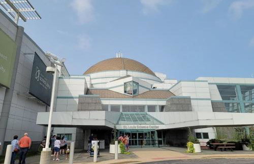 Mins To Forest Park Museum & Walk to BJ Hospital - Foto 39