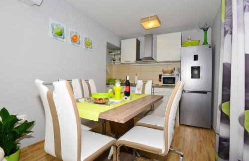 Holiday Home Belmondo- Three Bedroom Home with Terrace and Private Pool A6 - Photo 17