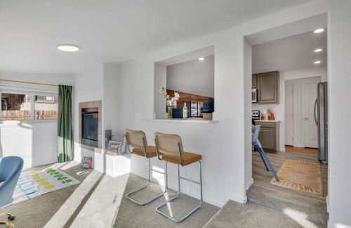 15min to Denver - AirHockey - Arcade - Minigolf - Sleeps10 - Foto 41