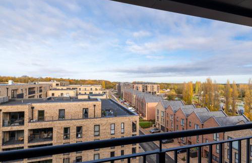Modern Canal-Side Apartment in Milton Keynes - Photo 22