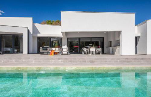 Villa Vines, Modern luxury in serene seclusion - Foto 52