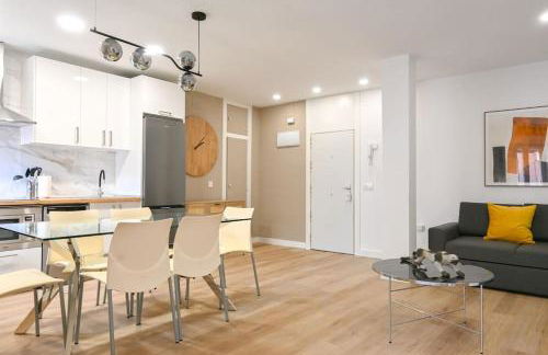 For You Rentals Amplia Casa temporal Madrid de 3 Dormitorios M VIL45 - Foto 1