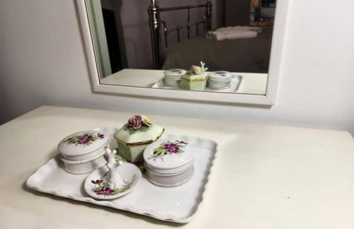 Swan Cottage 2-Bedroom-Netflix-Parking-Nature-Canal - Photo 37