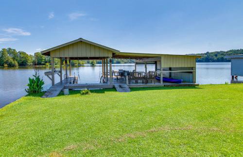 Private Dock + Fire Pit: Point A Lake Retreat! - Foto 2