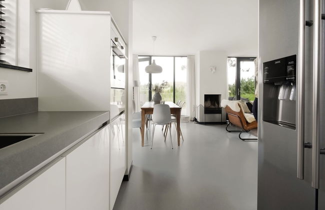 Beautiful Holiday Home Near the sea - Photo 2