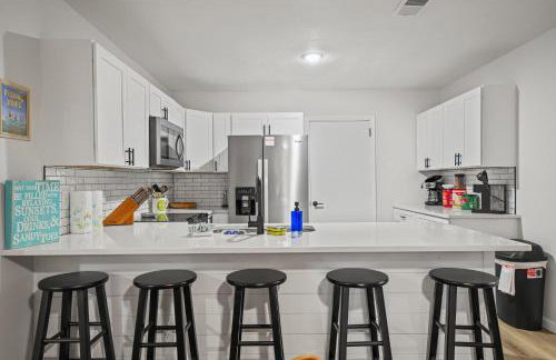 Coastal Home Family Friendly 2 Miles to Beach - Foto 17