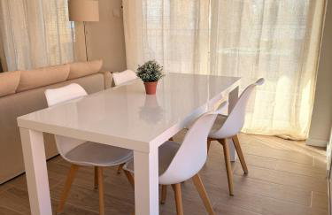 Apartamento con terraza y parking en primera línea - Foto 18