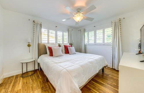 Location, Location! Stylish Home in Palm Beach! - Photo 20