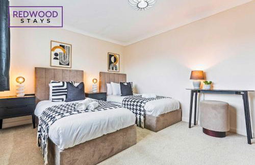 Cozy Family & Contractor Home 3X FREE Parking by Redwood Stays - Foto 13