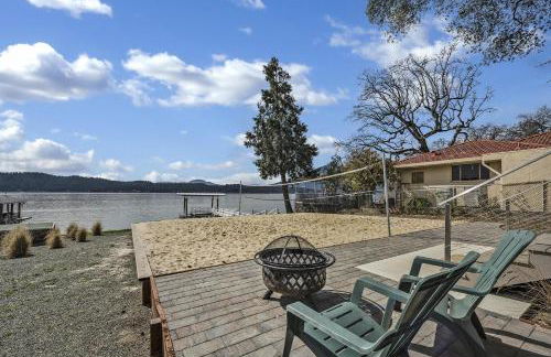 Sandy Feet Retreat -- Lakefront Retreat With Sand Volleyball Court! - Foto 4
