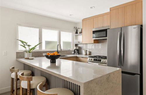 Tide House - Unit B Modern Seaside 1BD w Parking - Foto 2