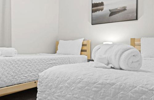 3BR 2BA Home with King Queen & Twin Beds - Foto 27