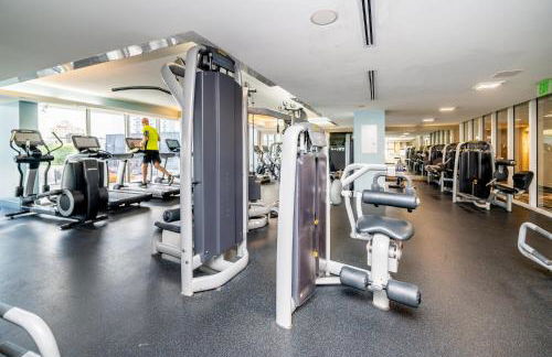 High Floor Luxury 2BR 2BA, Sleeps 6, Resort Access - Horizon by HomeStakes Stays - Foto 65