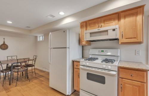 Amazing Lakefront Retreat On Long Lake! 2 Bedroom Home by RedAwning - Foto 48