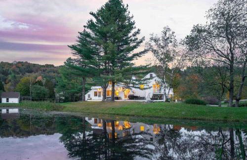 The Villa - Industrial Farmhouse with Hot Tub - Photo 3